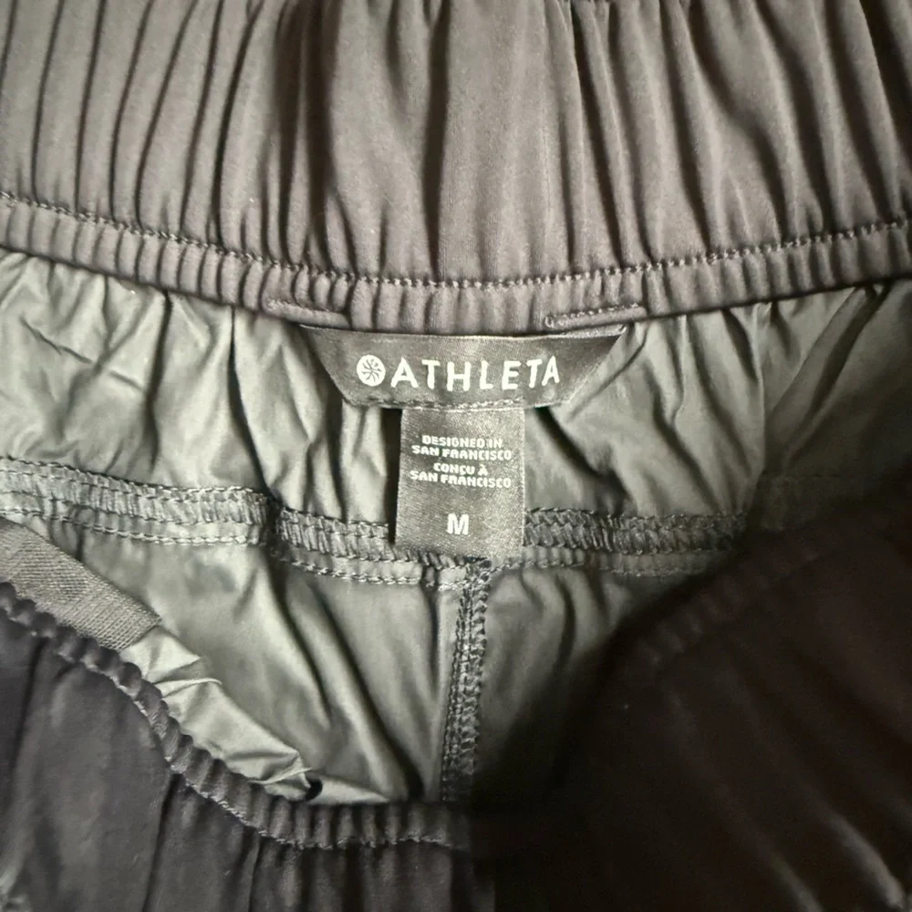 Athleta Women’s Medium Rise Black Pants Track Pants Cinch Ankle NWT - Picture 3 of 10